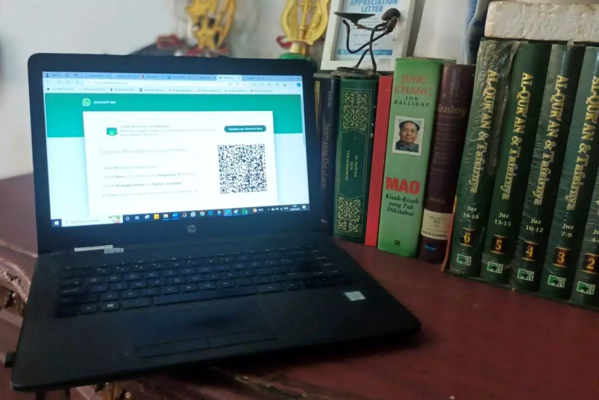 Cara menggunakan WhatsApp di komputer, bisa pakai web browser atau aplikasi desktop