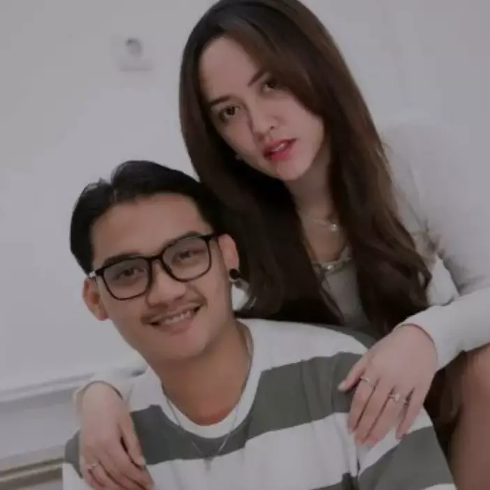 Beredar surat pengantar nikah Gilga Sahid dan Happy Asmara, tanggal lahir keduanya disorot