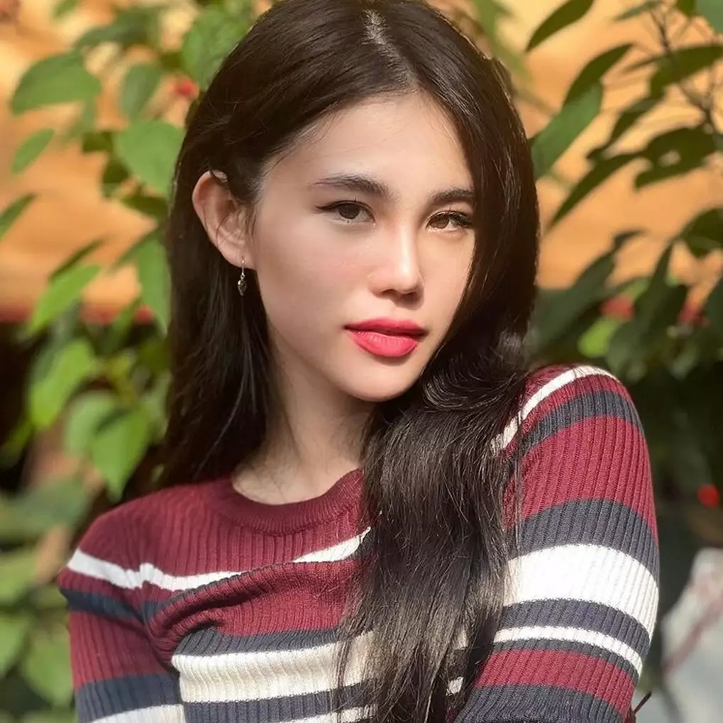 Buntut viralnya menerobos jalur busway, kebersamaan Zoe Levana dan Gus Zizan di kelab jadi sorotan