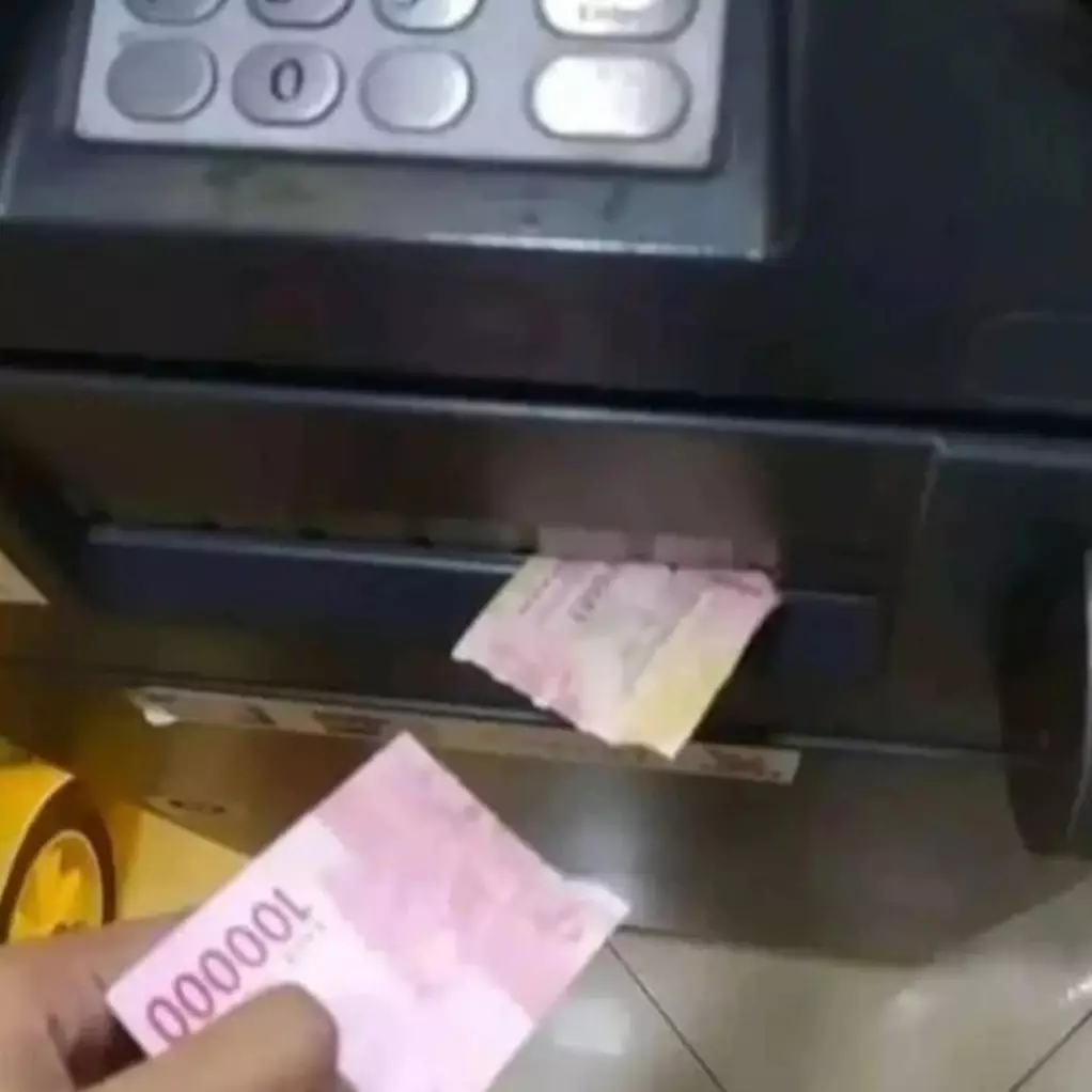 13 Potret kocak kejadian apes ini jangan sampai dialami pas akhir bulan, bikin ngelus dada