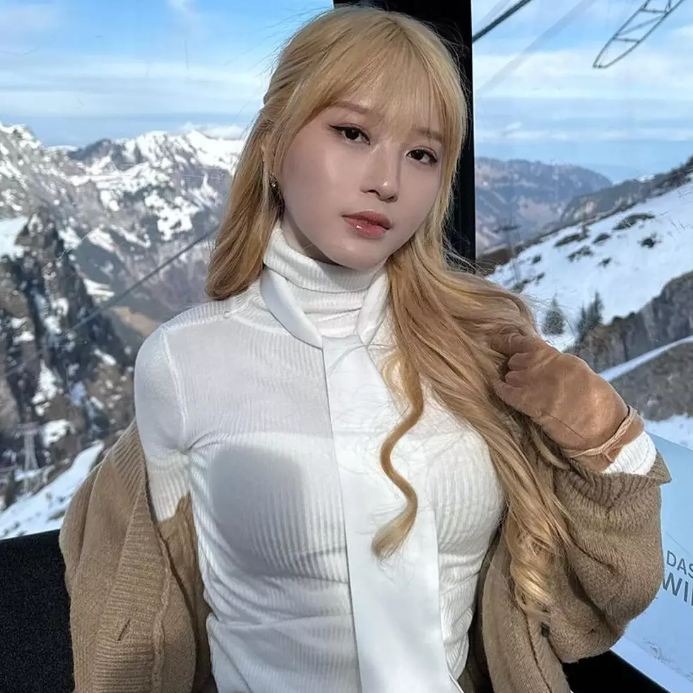 Tanpa kitchen set mewah, ini 9 potret dapur Nita Vior, pajangan pancinya jadi sorotan