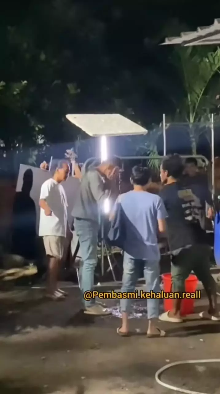 adegan hujan dalam syuting sinetron © Instagram