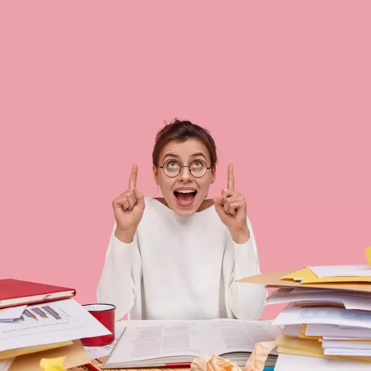 Pantun anak sekolah tentang semangat belajar © 2024 freepik.com