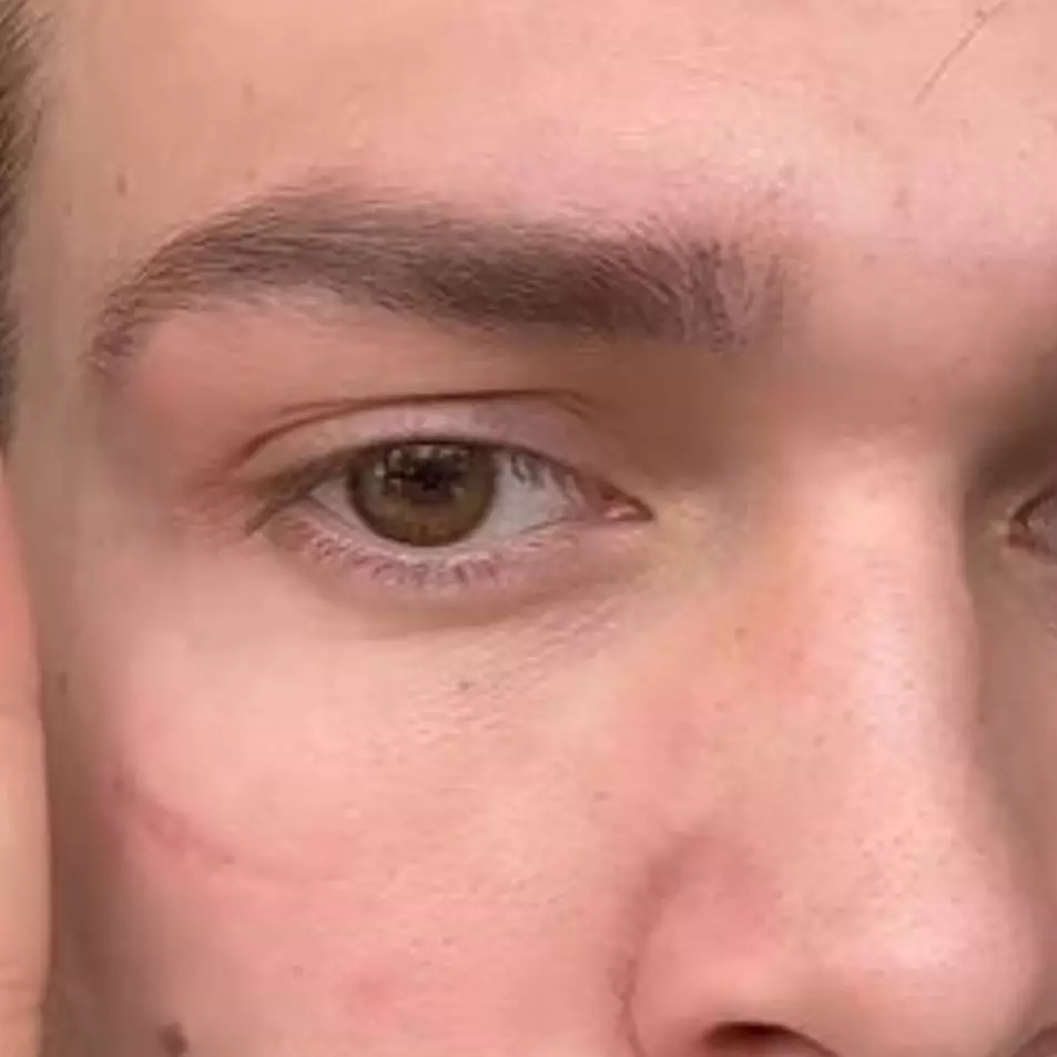 Tak cuma pakai eyebrow pensil, produk skincare ini ternyata bisa bantu bikin alis rapi natural