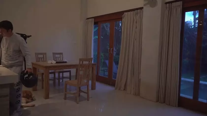 dapur Stefan William semi terbuka © YouTube