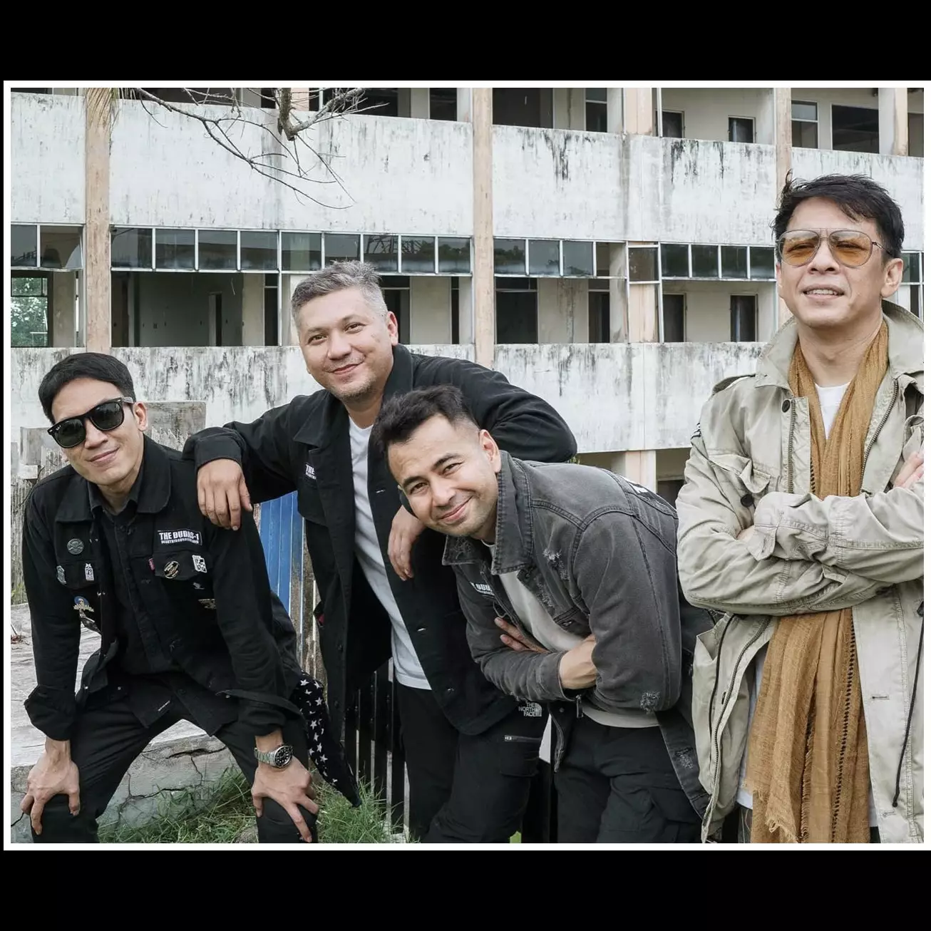 Kejadian mistis dialami Raffi Ahmad saat ke kampung Ariel Noah, ada sosok misterius tertangkap kamera