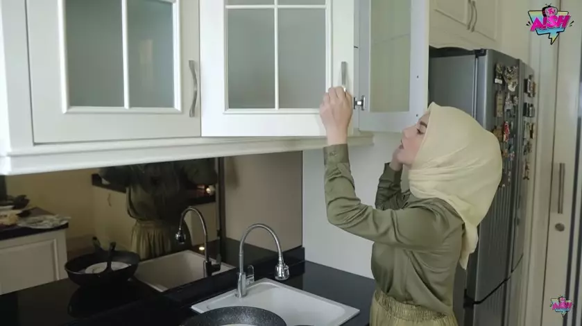 dapur ibunda Irish Bella minimalis © YouTube dapur ibunda Irish Bella minimalis © YouTube