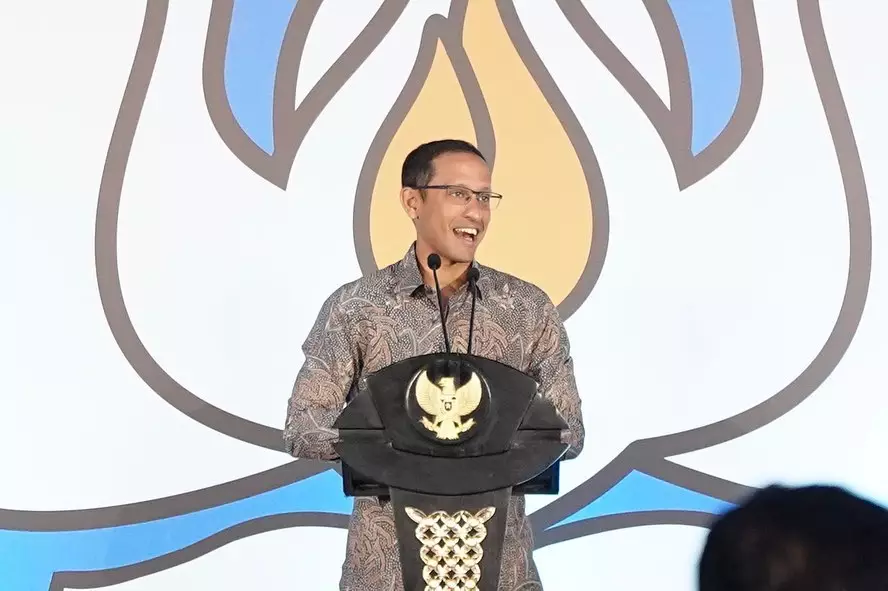 nadiem makarim batalkan kenaikan ukt © instagram
