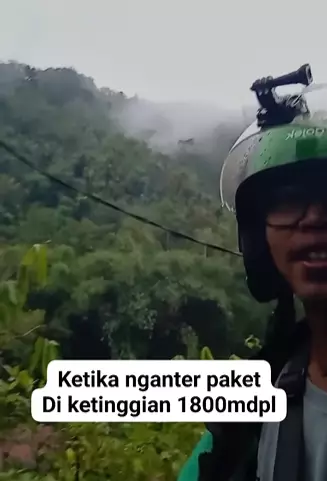 paket di tengah hutan © Instagram