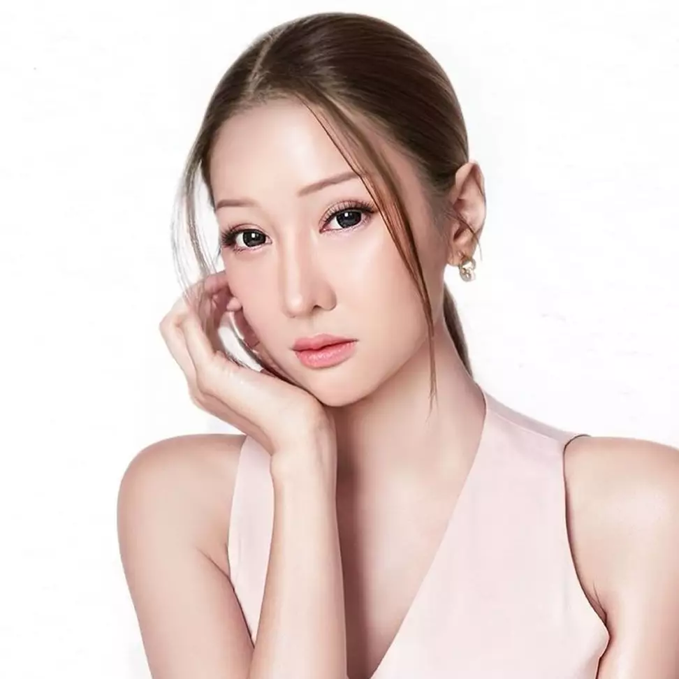 Beli rumah Rp 5 miliar secara tunai, 11 potret dapur Lucinta Luna ini segaris dengan pintu masuk