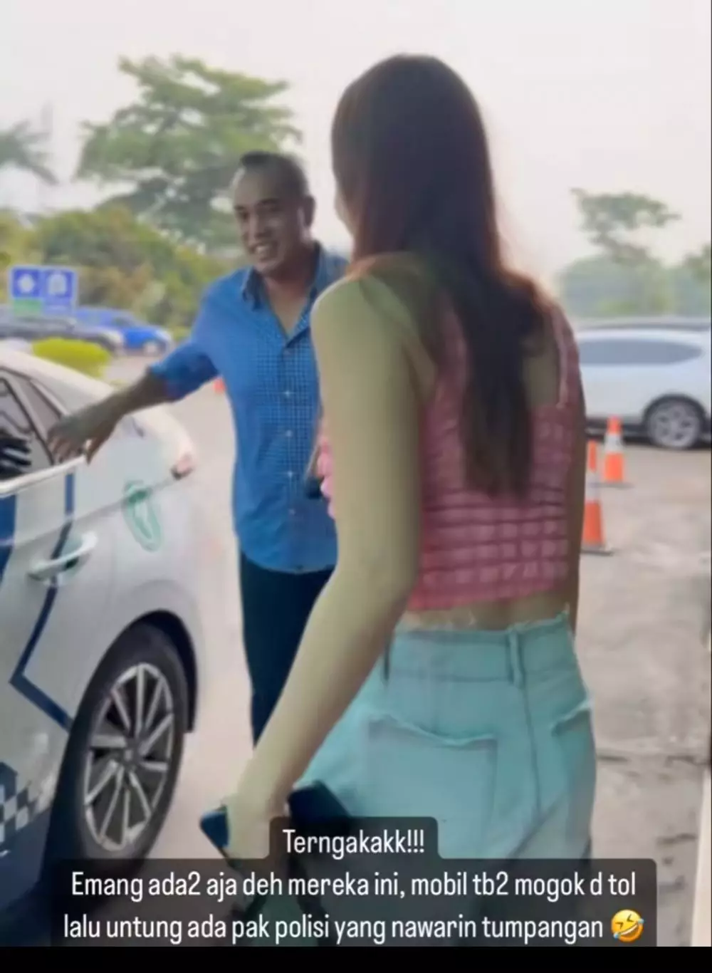 nia ramadhani dibawa mobil polisi © TikTok nia ramadhani dibawa mobil polisi © TikTok