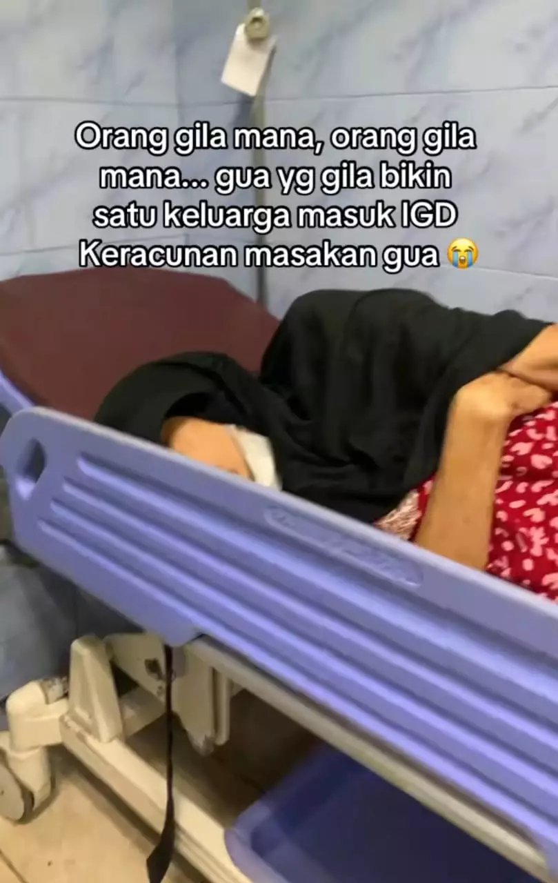 satu keluarga masuk IGD © TikTok