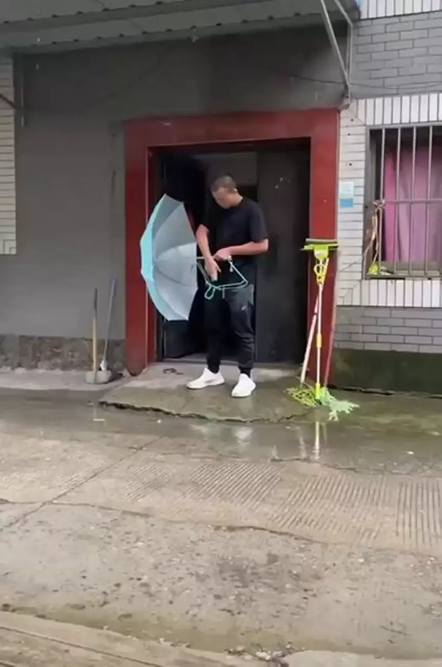 Lifehack nyeleneh payung gendong Instagram