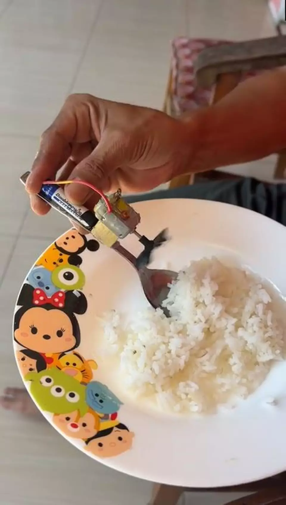 lifehack nyeleneh sendok pendingin nasi TikTok
