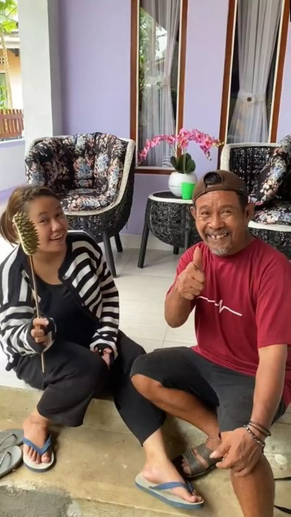 Lifehack nyeleneh pria buat alat penggaruk TikTok