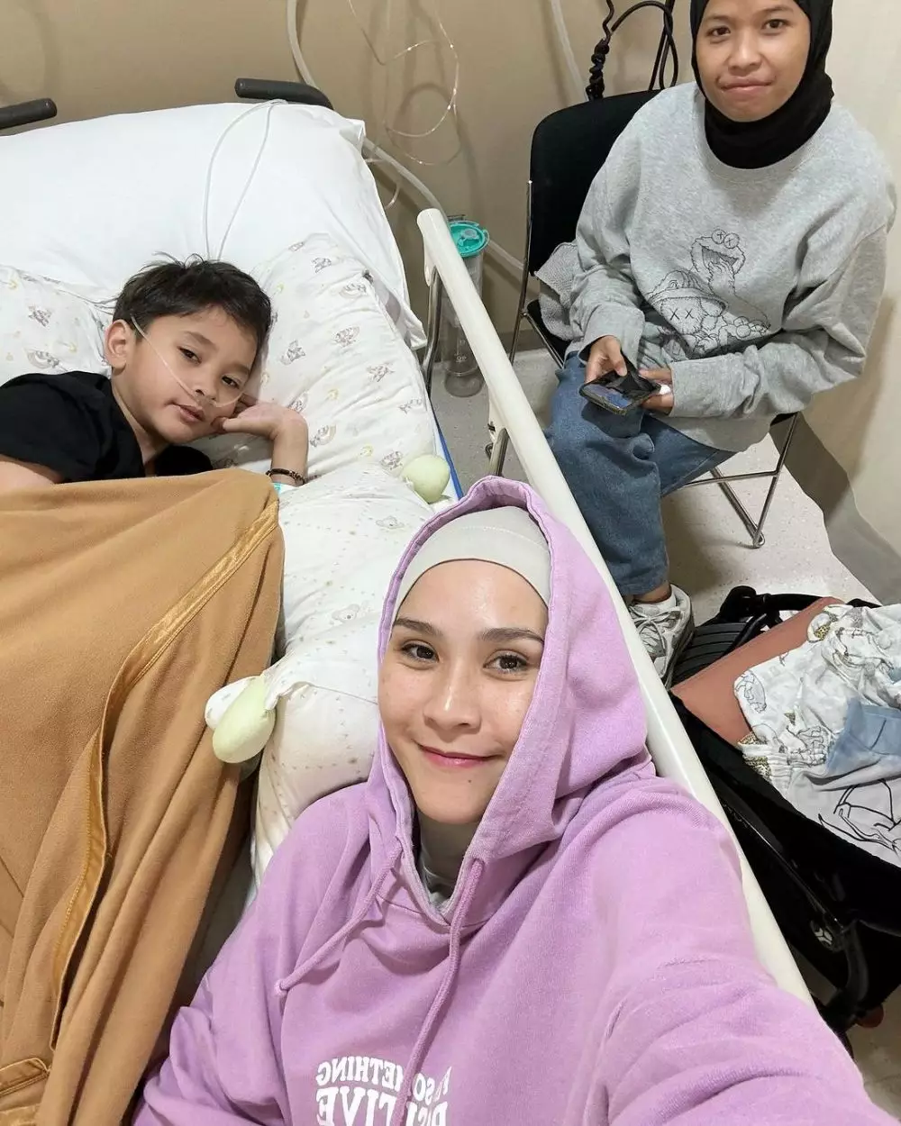 Curhat Zaskia Adya Mecca saat anak masuk ICU karena idap Pneumonia © 2024 Instagram