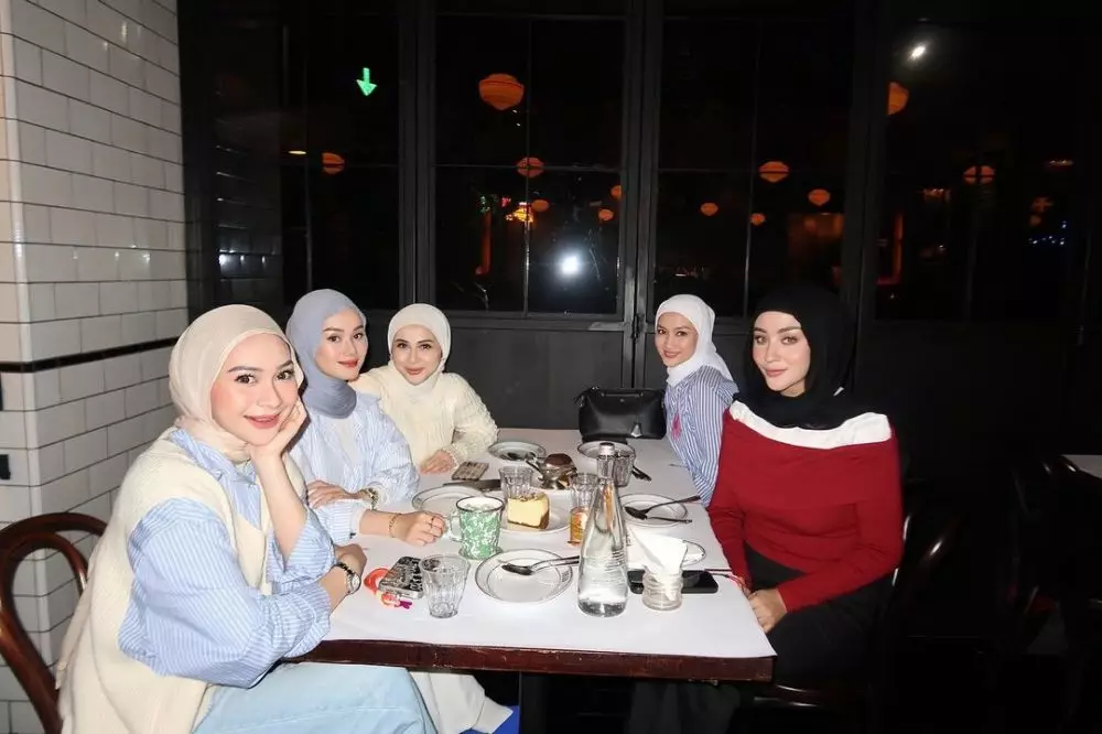 momen kebersamaan Ira Nandha dan Geng Mamayu © 2024 Instagram