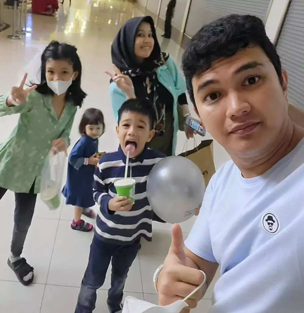 Seleb ini tak gengsi pakai BPJS Kesehatan © 2024 Instagram Seleb ini tak gengsi pakai BPJS Kesehatan © 2024 Instagram