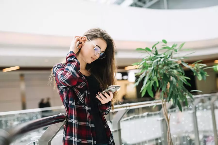 Pantun selamat pagi yang cocok untuk pasangan LDR freepik.com