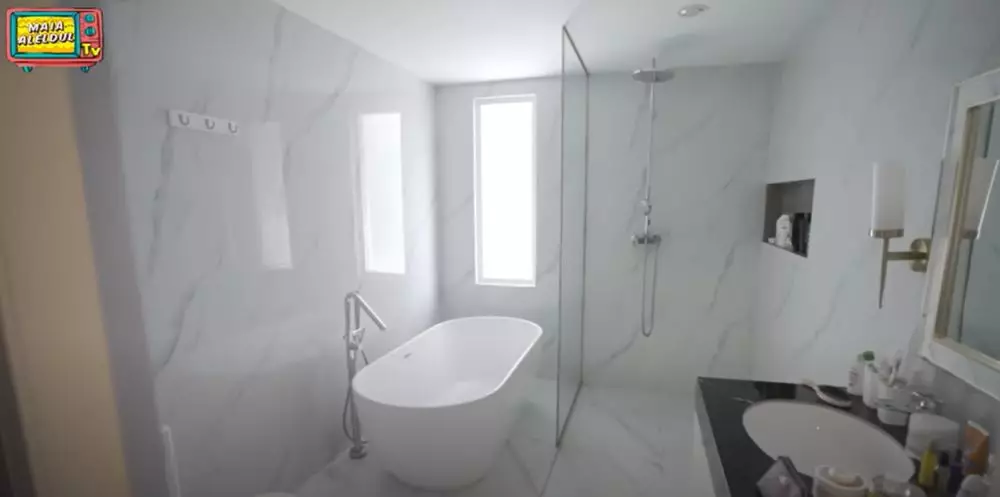 Potret rumah baru Venna Melinda © 2024 YouTube Potret rumah baru Venna Melinda © 2024 YouTube