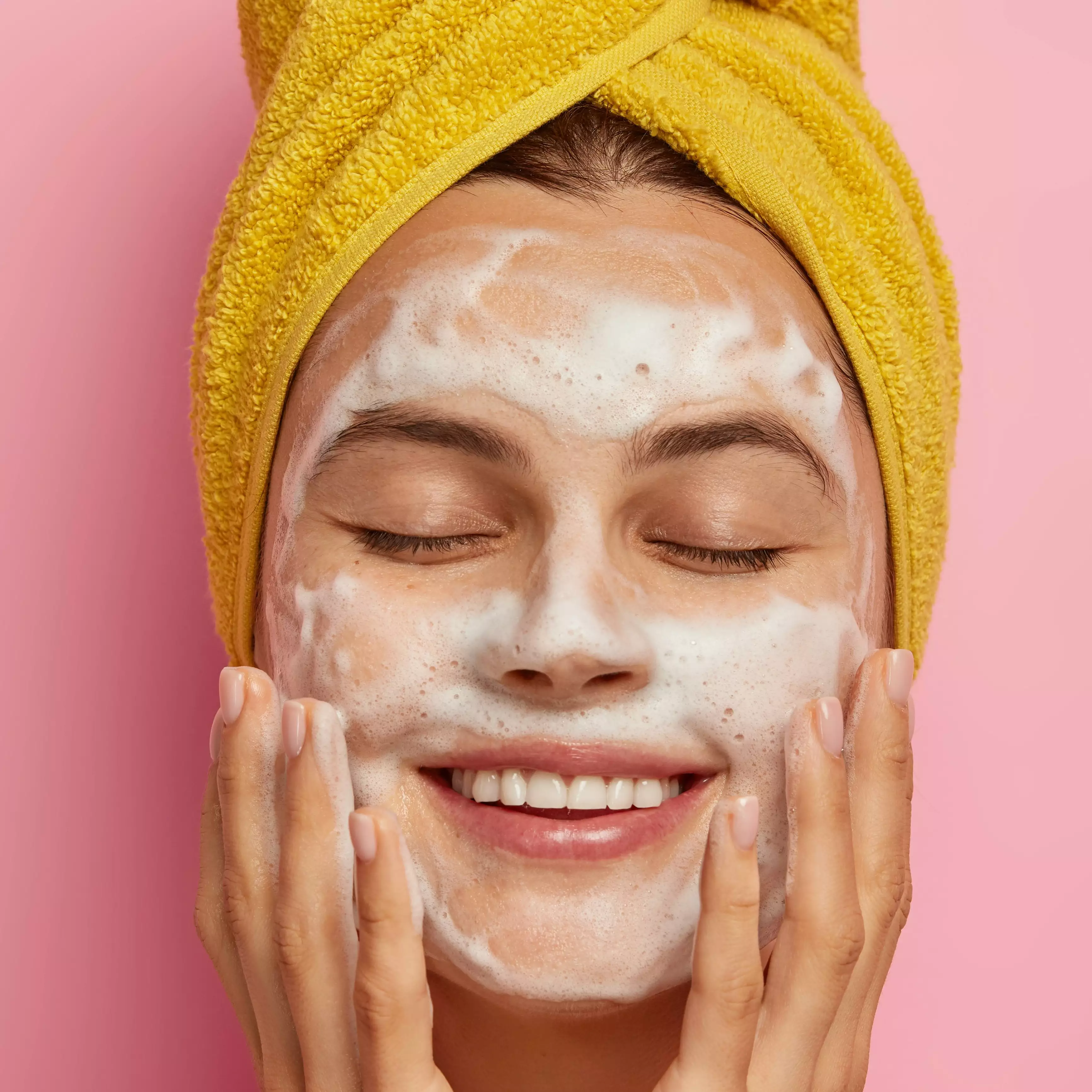 10 Rekomendasi gel facial wash untuk anak sekolah harga di bawah Rp 50 ribu, cocok buat kulit sensitif