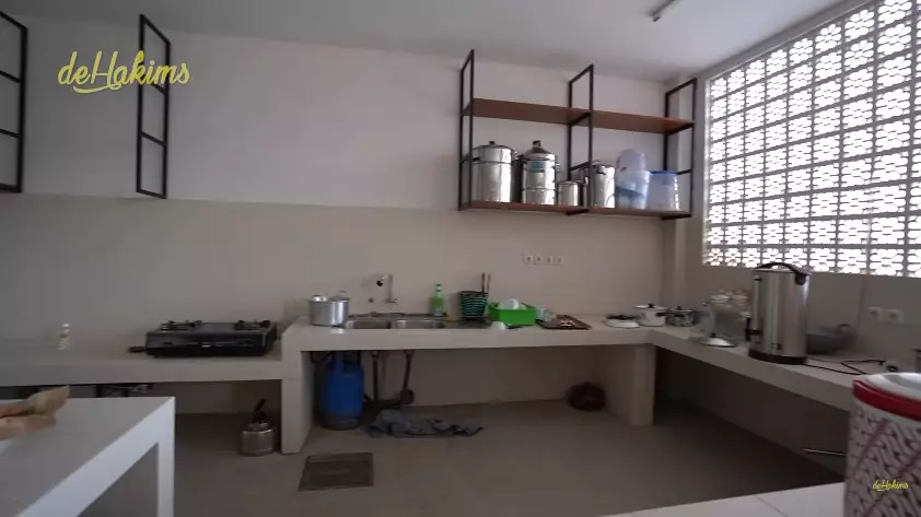 dapur kotor Soimah penuh perkakas © berbagai sumber dapur kotor Soimah penuh perkakas © berbagai sumber