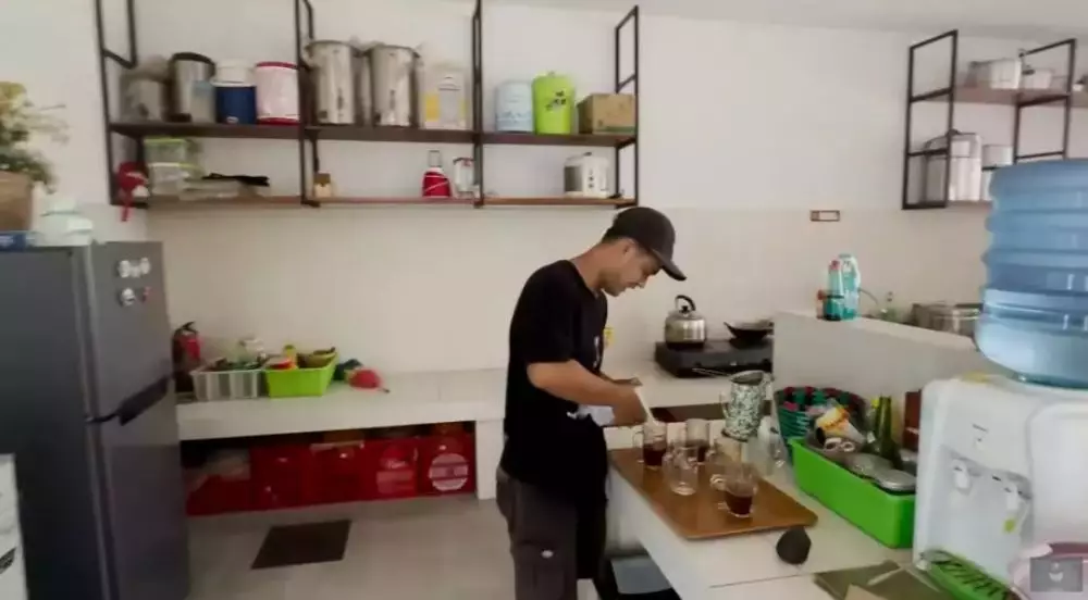 dapur kotor Soimah penuh perkakas © berbagai sumber dapur kotor Soimah penuh perkakas © berbagai sumber