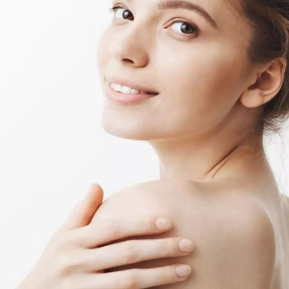 Tanpa suntik vitamin C, kombinasi sabun pencerah dicampur 1 jenis minuman ini bikin kulit putih merata