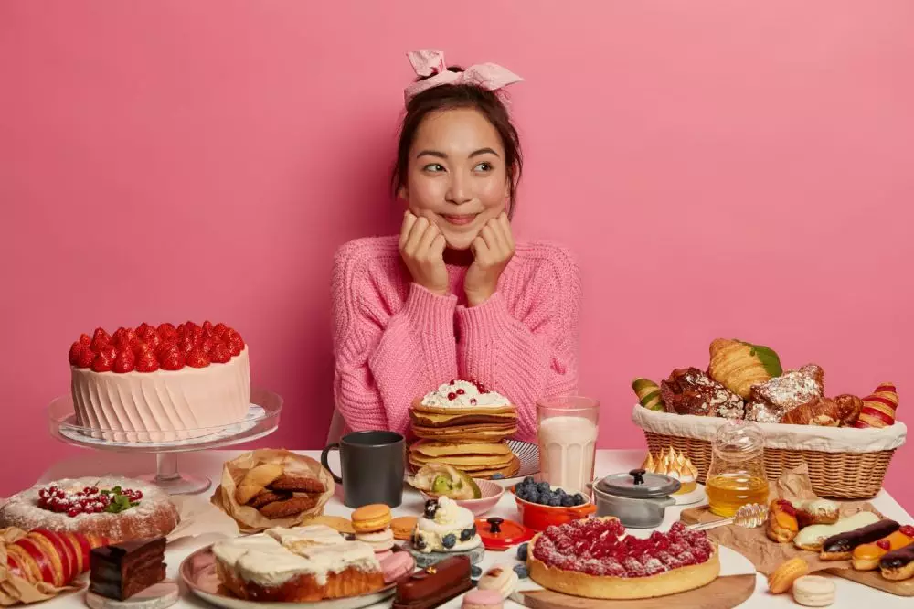 makanan yang harus dibatasi saat memasuki umur 40 tahun © 2024 freepik.com