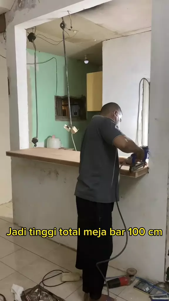 ubah dinding jadi mini bar © 2024 TikTok