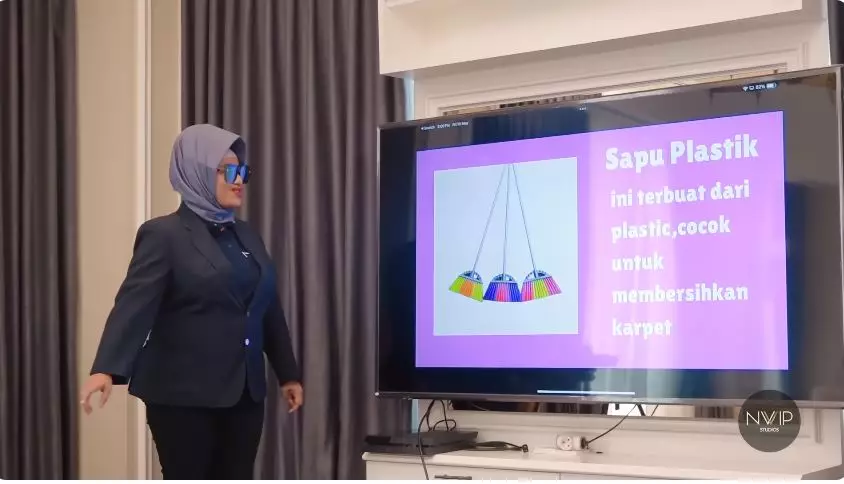 momen nikita willy belajar setrika dan nyapu © YouTube momen nikita willy belajar setrika dan nyapu © YouTube