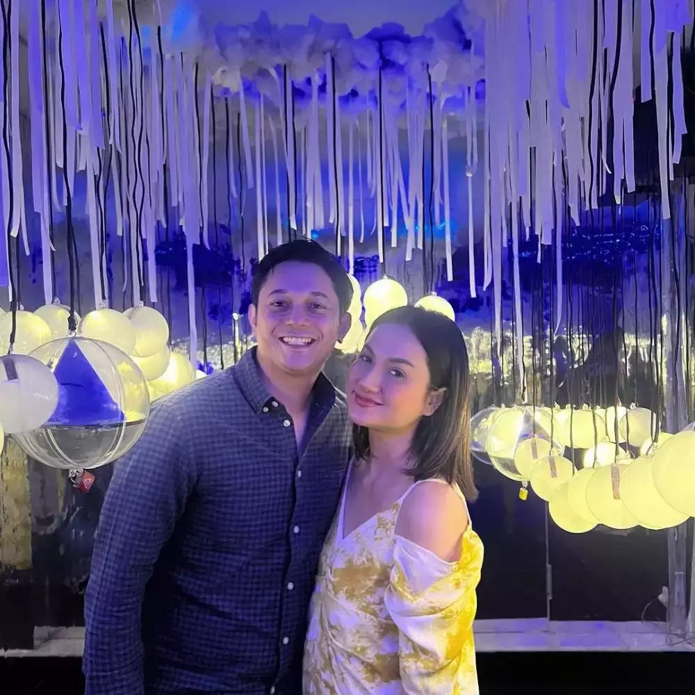 tengku dewi resmi gugat cerai andrew andika berbagai sumber