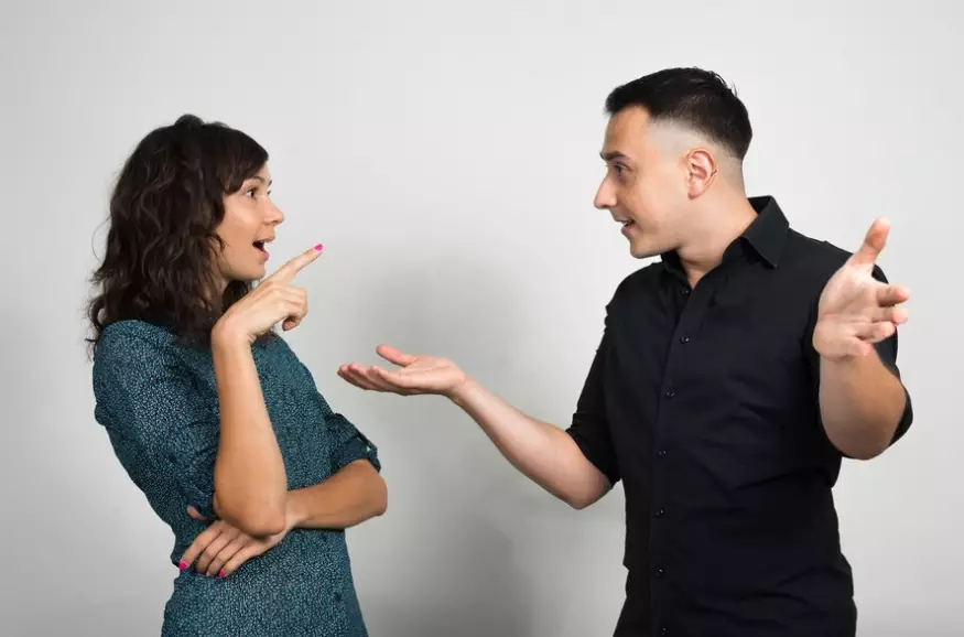 Pantun buat pacar 4 baris tentang cinta freepik.com