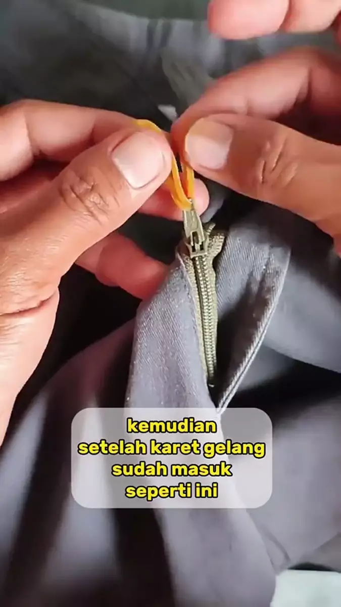 resleting celana turun terus pakai 1 alat dapur © 2024 brilio.net