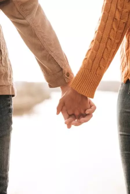  Pantun gombal romantis 2 baris freepik.com