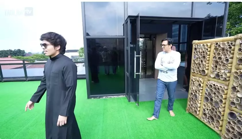 potret rooftop atta halillintar ala sunda © YouTube potret rooftop atta halillintar ala sunda © YouTube