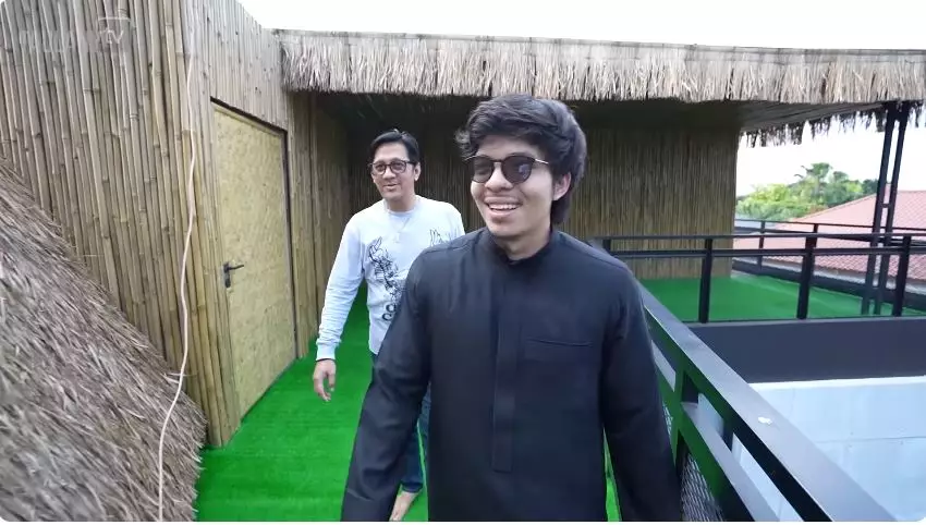 potret rooftop atta halillintar ala sunda © YouTube potret rooftop atta halillintar ala sunda © YouTube