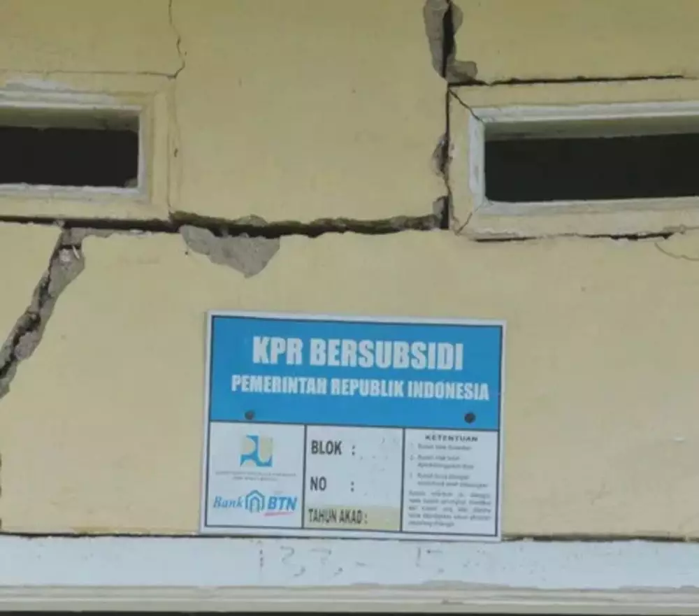 rumah subsidi kini terbengkalai © berbagai sumber rumah subsidi kini terbengkalai © berbagai sumber