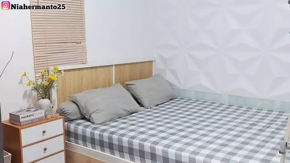 makeover kamar subsidi pakai wall moulding © 2024 YouTube
