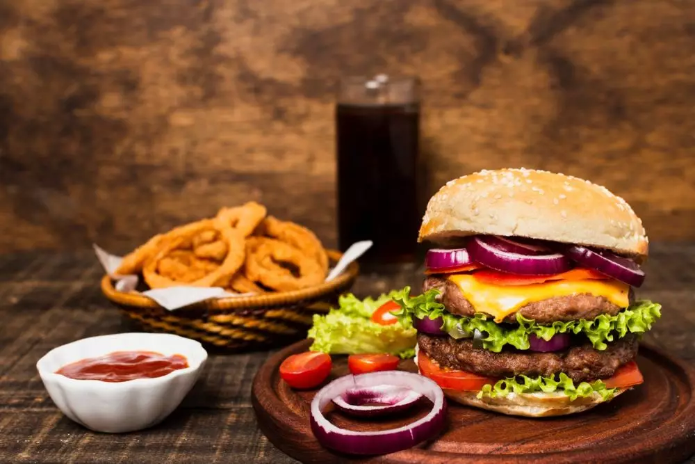 Makanan yang berpotensi memicu miom © 2024 Freepik.com Makanan yang berpotensi memicu miom © 2024 Freepik.com