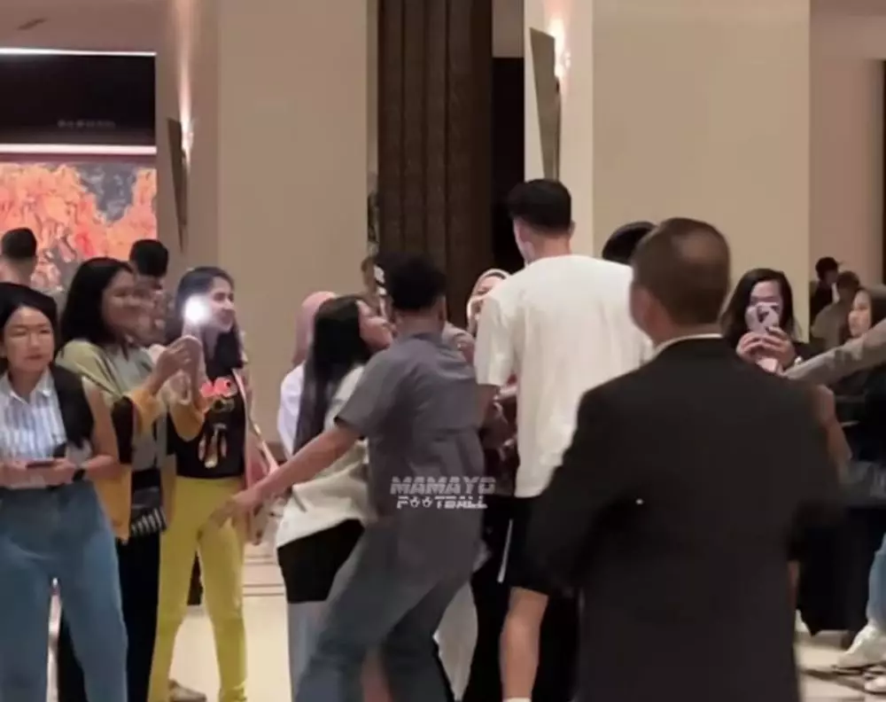 kelakuan fans fomo timnas © 2024 TikTok