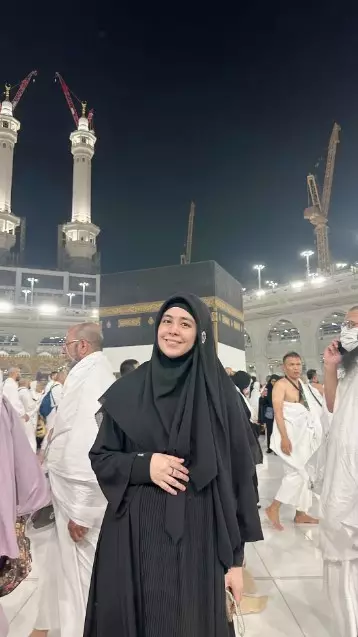 Seleb ini merasakan ibadah haji gratis © Instagram