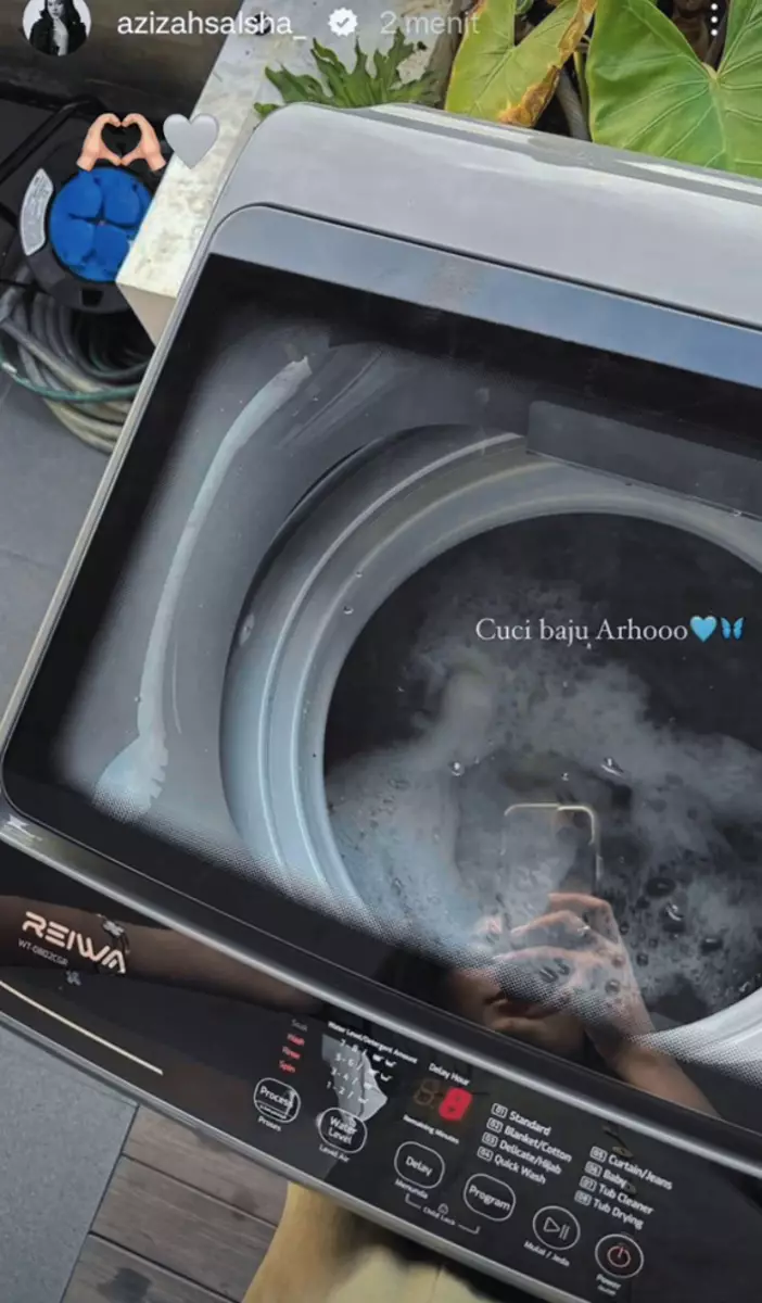 azizah salsha cuci jersey pratama arhan © 2024 Instagram