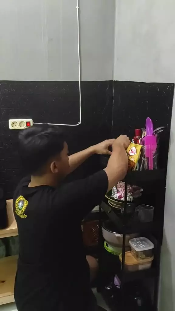 dapur di kontrakan 3 petak © 2024 TikTok