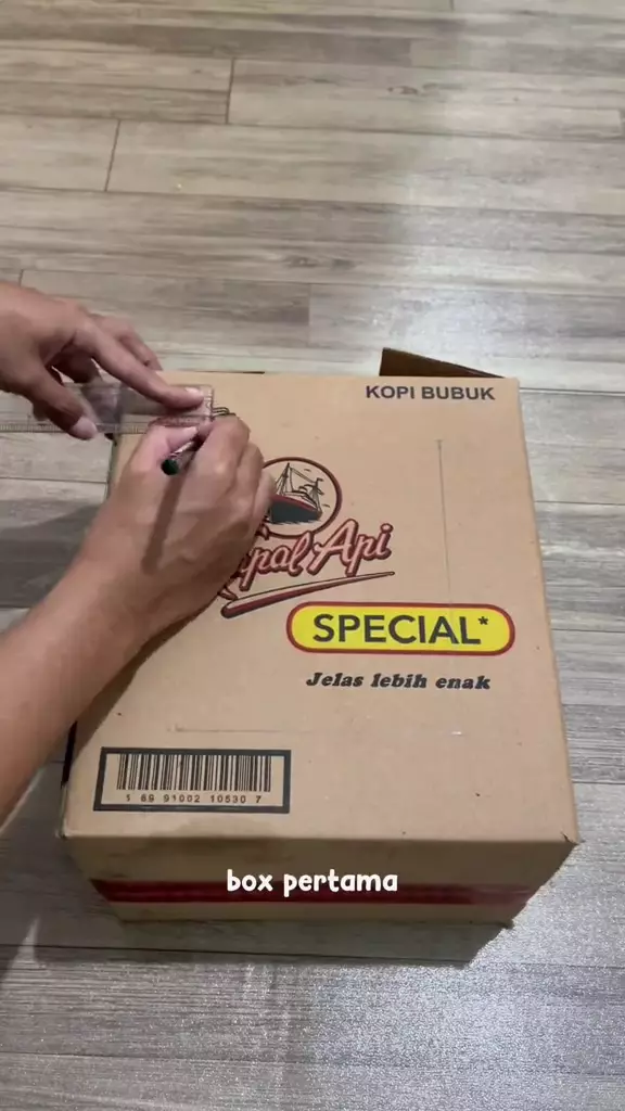 dekorasi kamar tidur pakai kardus  © 2024 TikTok