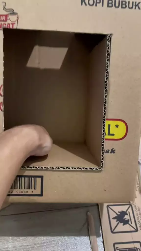 dekorasi kamar tidur pakai kardus  © 2024 TikTok