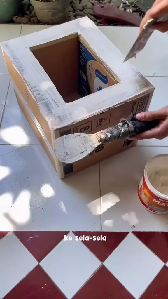 dekorasi kamar tidur pakai kardus  © 2024 TikTok