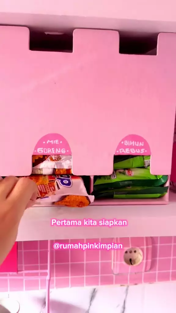 rak mi instan dari bahan bekas © 2024 TikTok