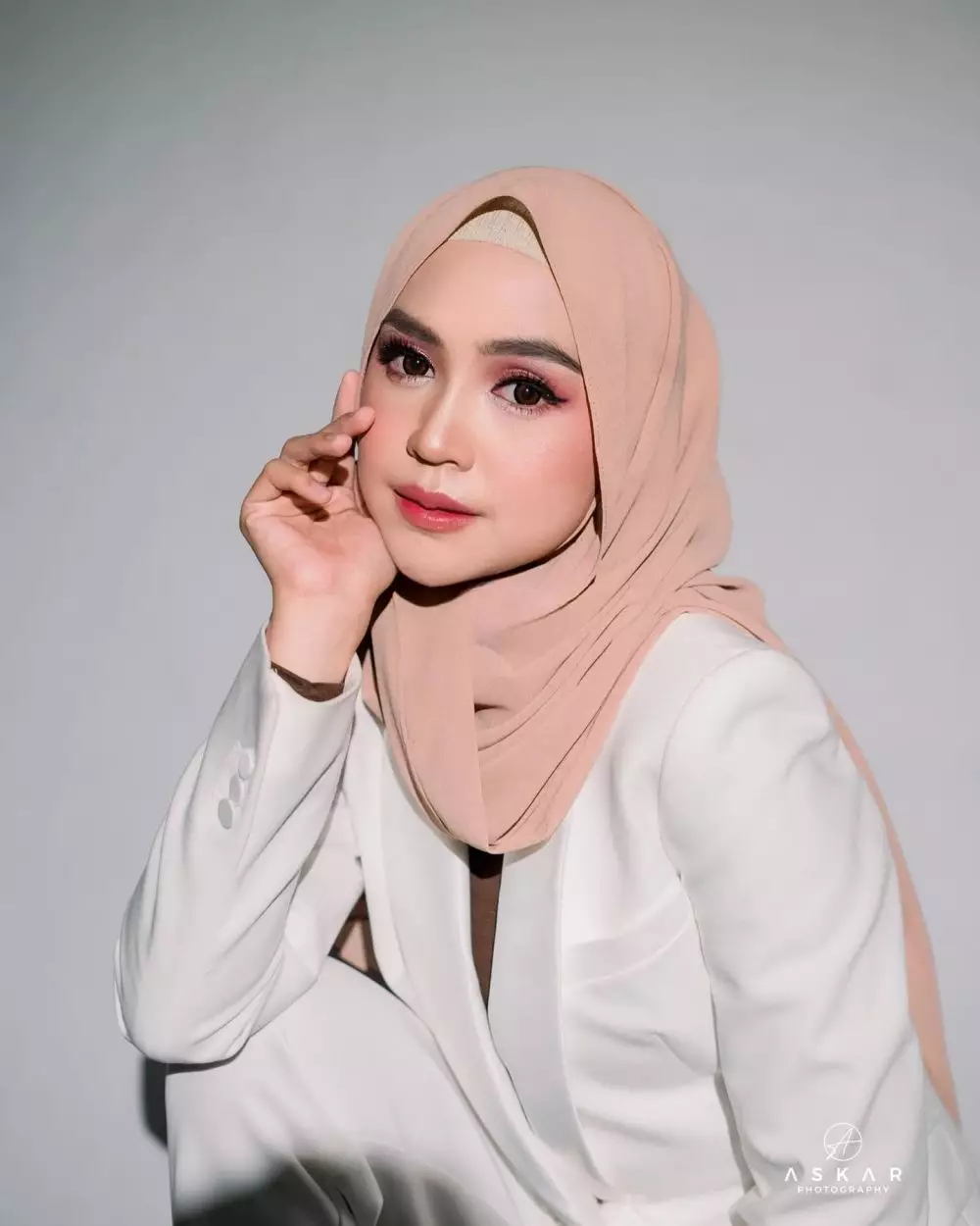 pelaku pemerasan ria ricis mantan sekuriti © instagram