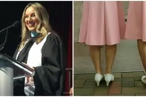 Satu kelas isinya 14 pasang orang kembar, momen kelulusan pelajar SMA ini langka banget